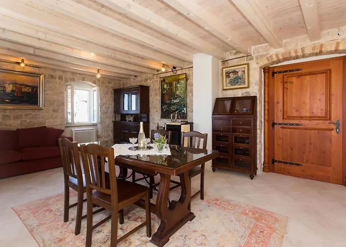 Heritage Art Feriehus Trogir