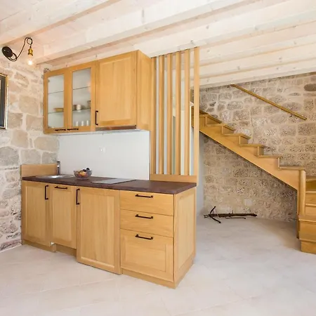 Tatil Evi Heritage Art Trogir