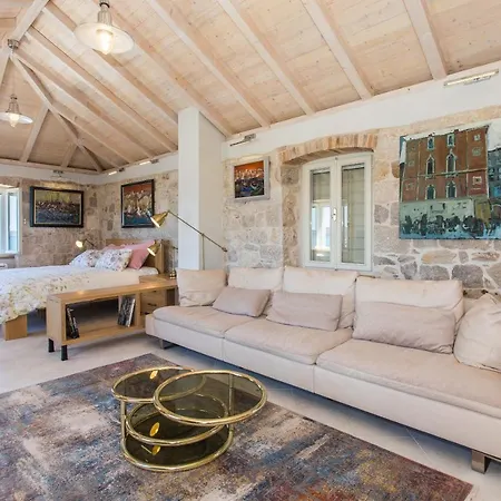 بيت للعطل Heritage Art *